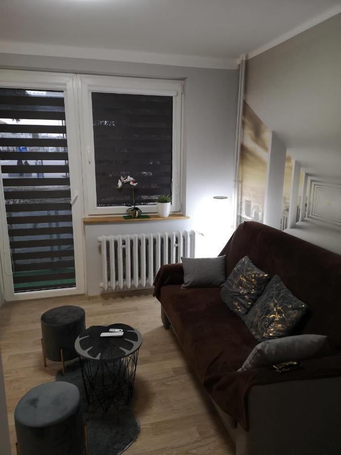 Przy Dworcu Apartment *